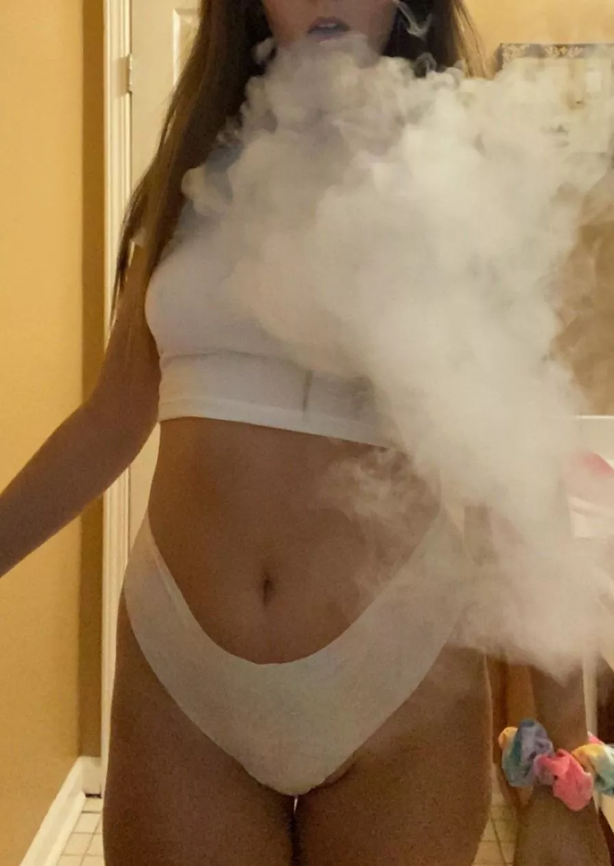 the lonely stoner frees her mind in the early afternoon (f)