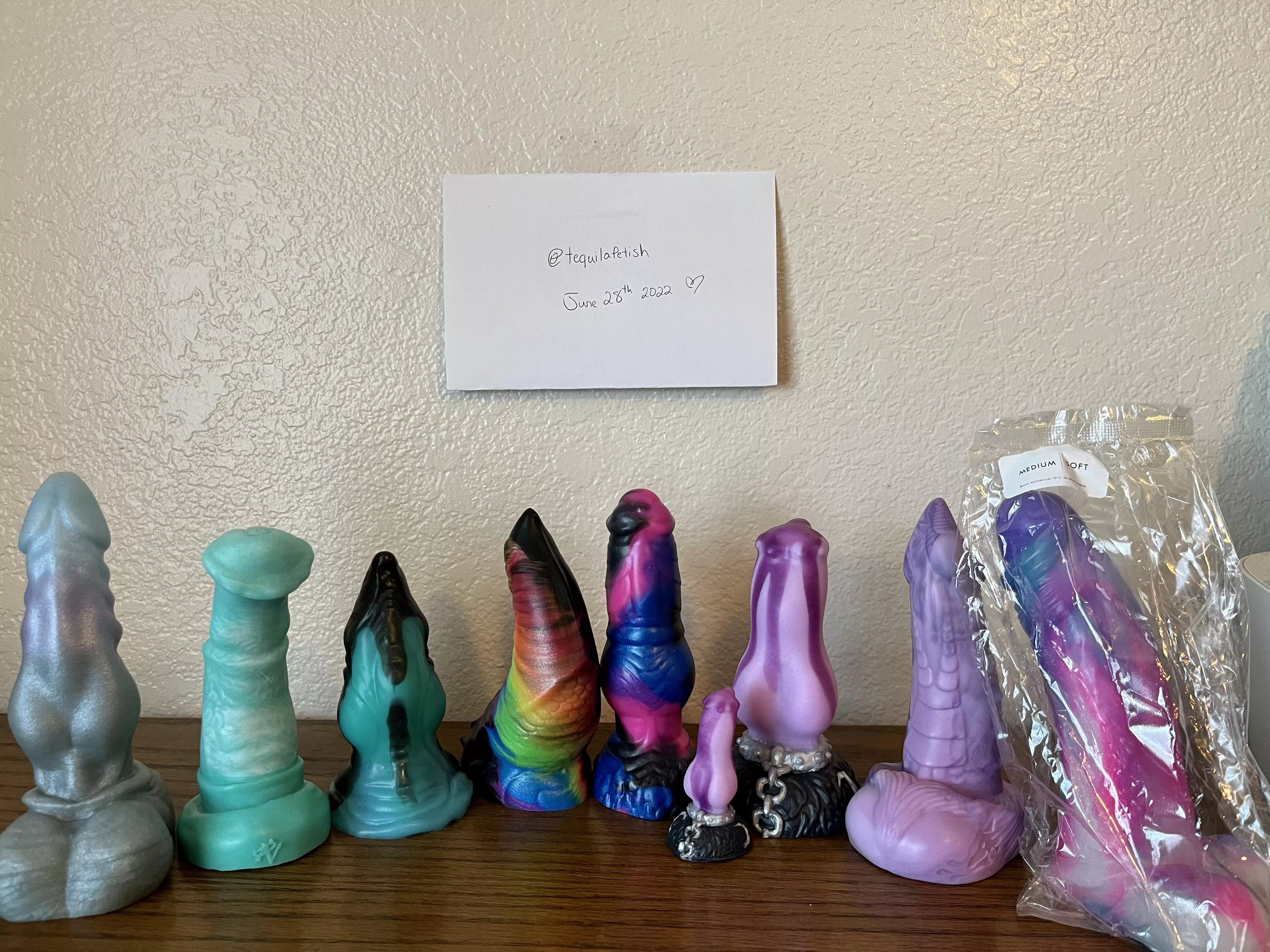 WTS 8 Toys! Bad Dragon & Indies available— prices include shipping in the US. More info in comments