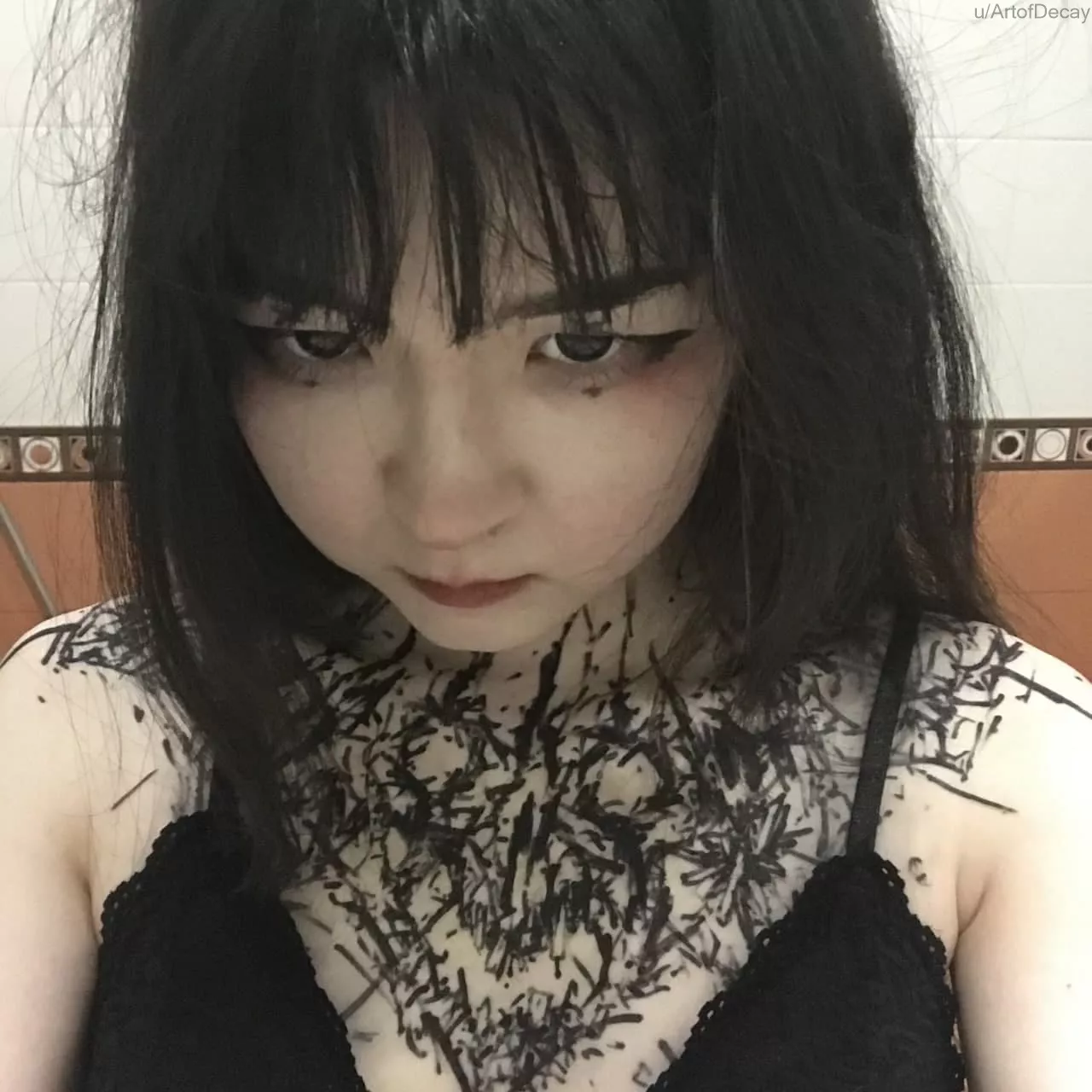 Nagibatorka & ArtofDecay bodypaint