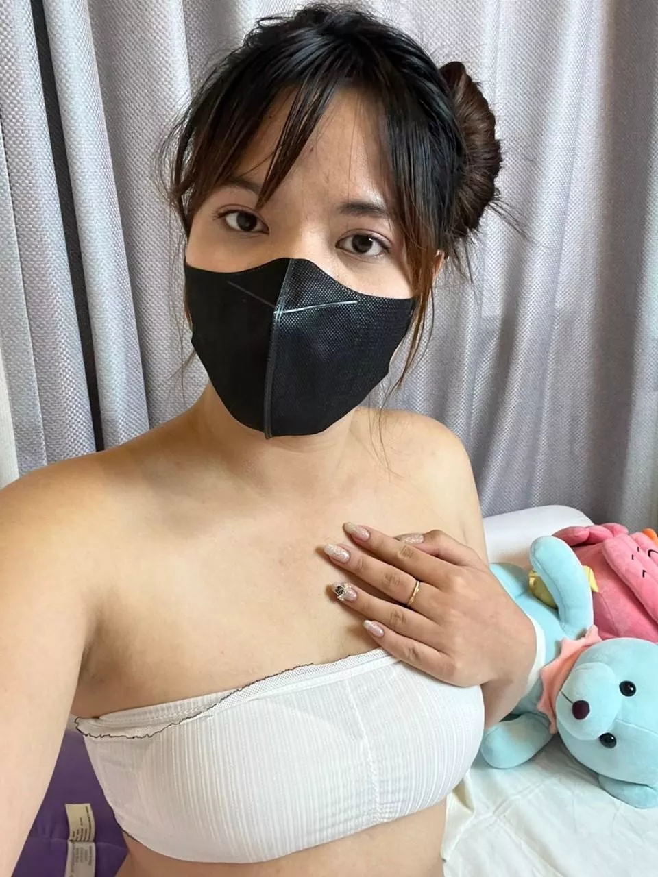 Oops look like my friend wanna join the frame 🤭[F]