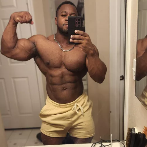 banana shorts for you