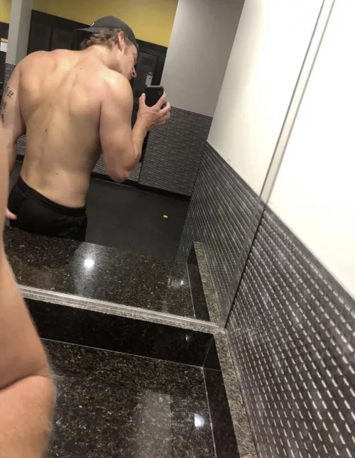 23m Dom. I am patient respect limits and happy to teach. Experienced and kinky asf. HMU