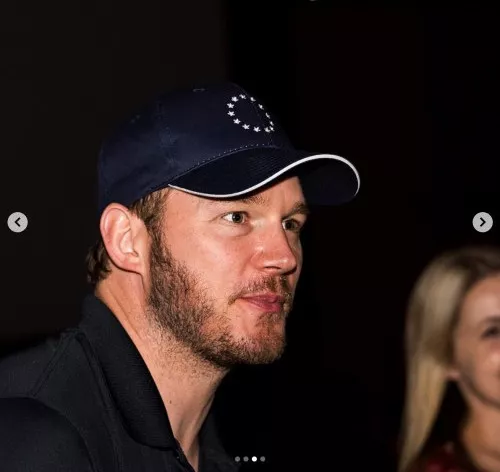 Chris Pratt wearing the hat of a violent white supremacist organisation, the Three-Percenters. He is a fascist. You may remember him from such hits as stripping women of human rights and forcing his religion on us at gunpoint. Never pay for a movie he's