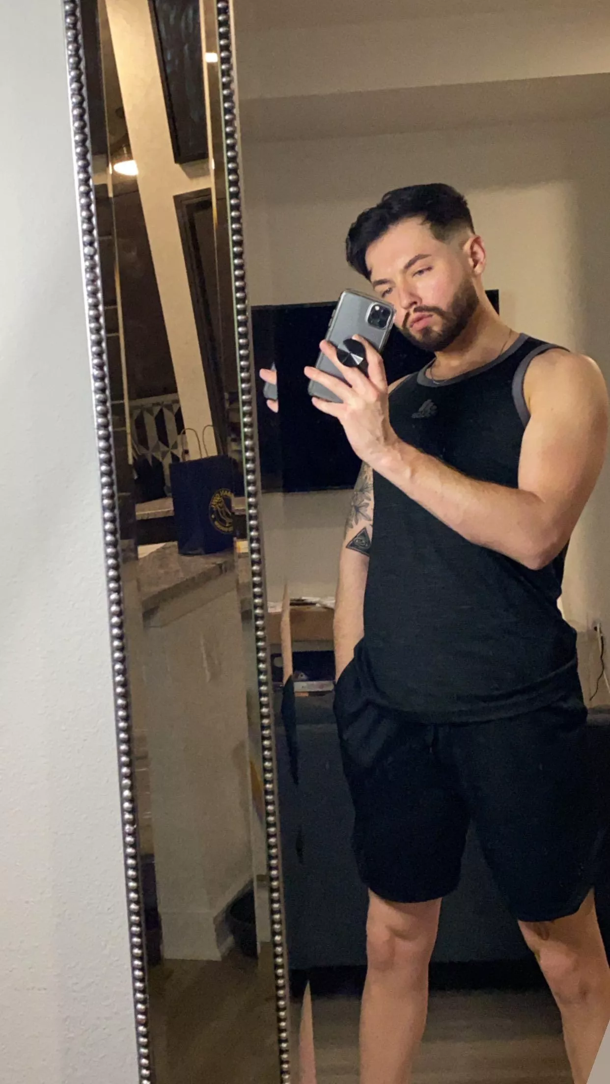 Happy long weekend of gayming! If you get bored come play/watch/chat— TTVBinxLee_