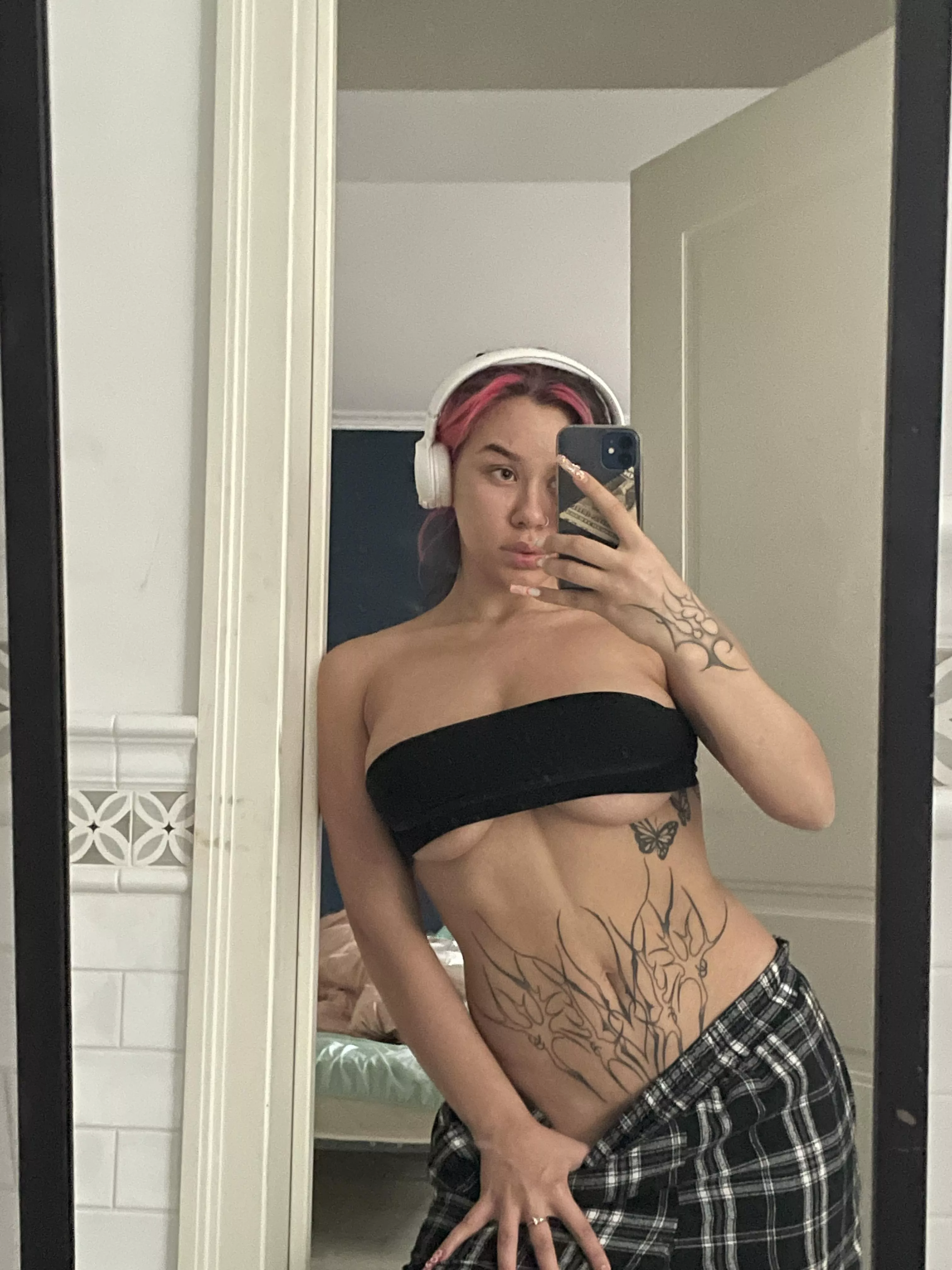 Hope tattooed girls are appreciate here💋