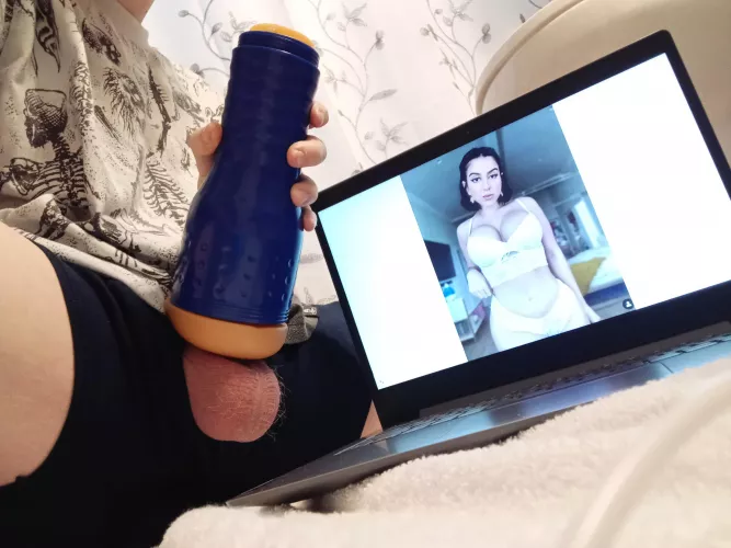 M 19 Fleshlight tribbing pics and vids of Lena the Plug and Meg the Stallion til I nut, Kik lilboytoy777 if you wanna feed me 🤤