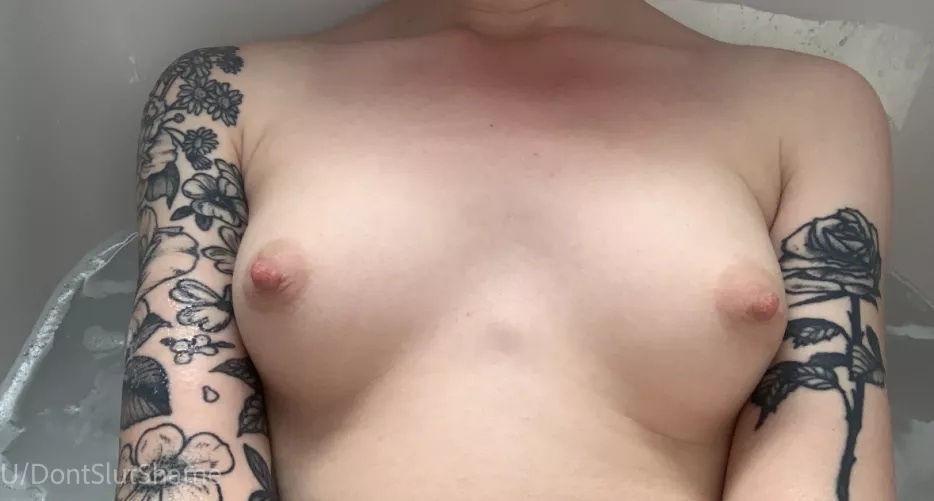 Close up of my little tits (oc)