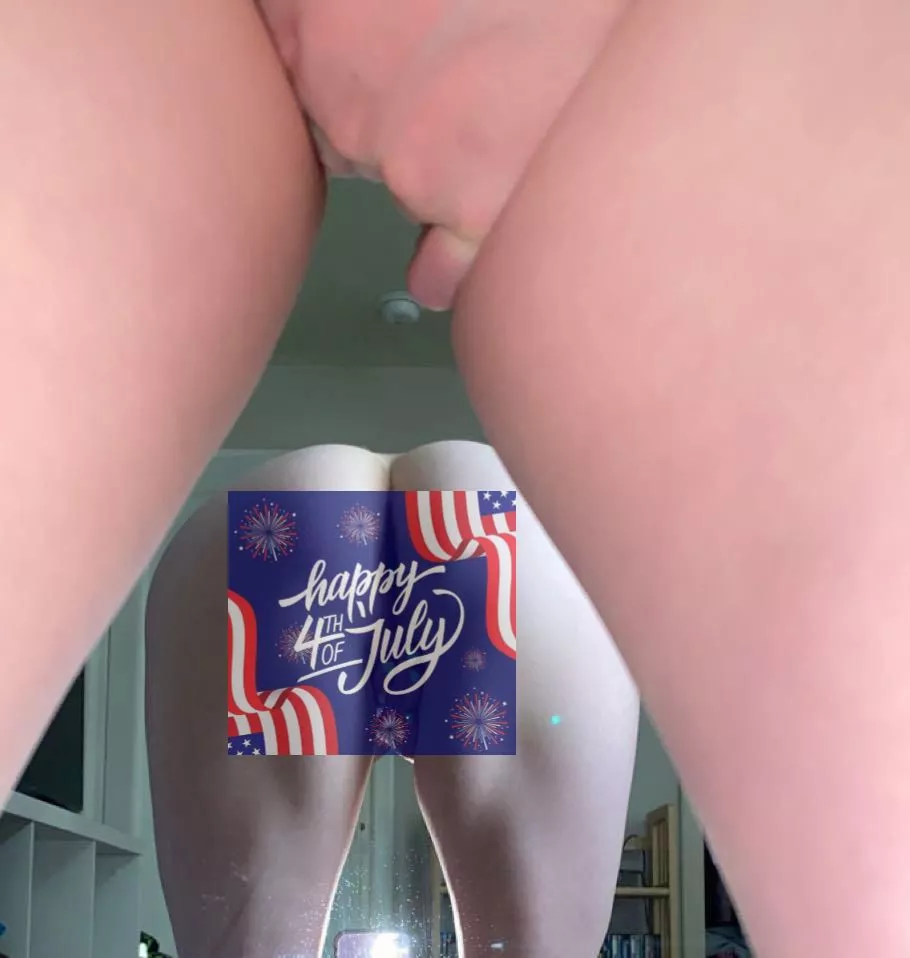 Would you explode inside me like a fireworks 😈 Happy 4th of July 🎆🎇