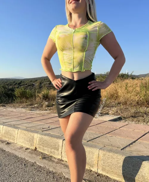 Everytime I wear this top, everyone has to look twice, because my nipples are visible, but not too much visible 😜