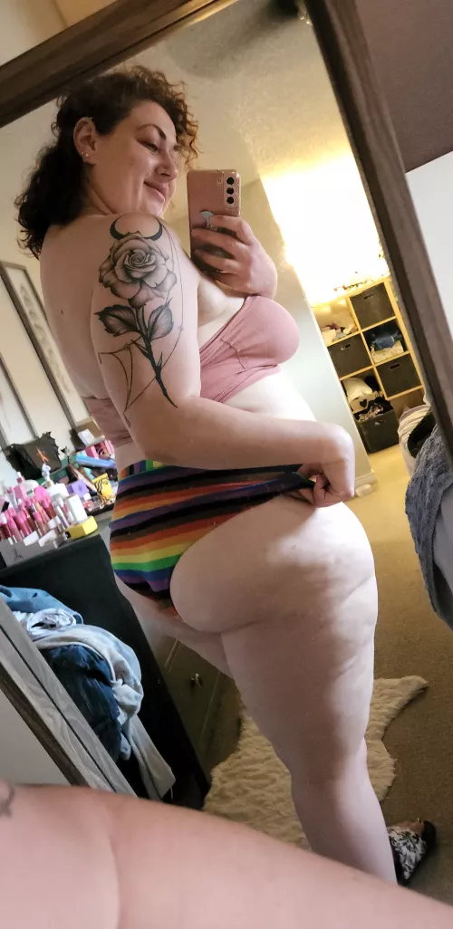 Feeling Juicy 🍑🍑 [f]