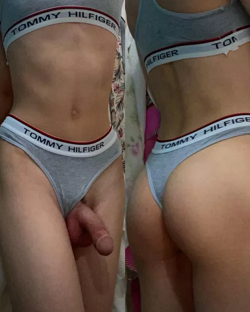 just turned 18, finally i can post whatever i want, and be completely sissy(sorry, no tits🤍)