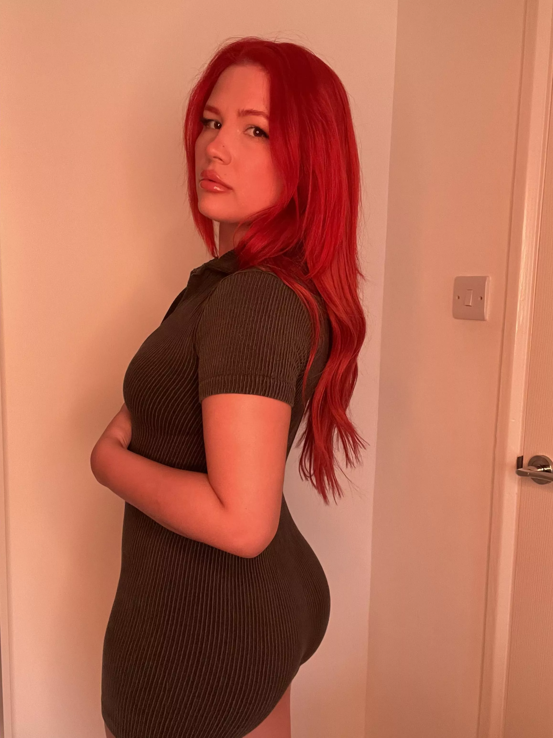 Can you handle a kinky, curvy chick?😉