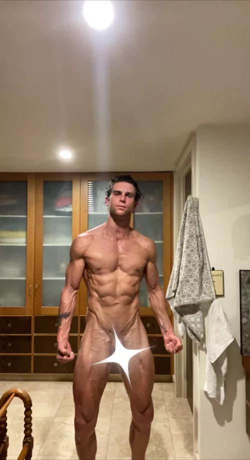 Full flex! Well almost full 😈 (M)