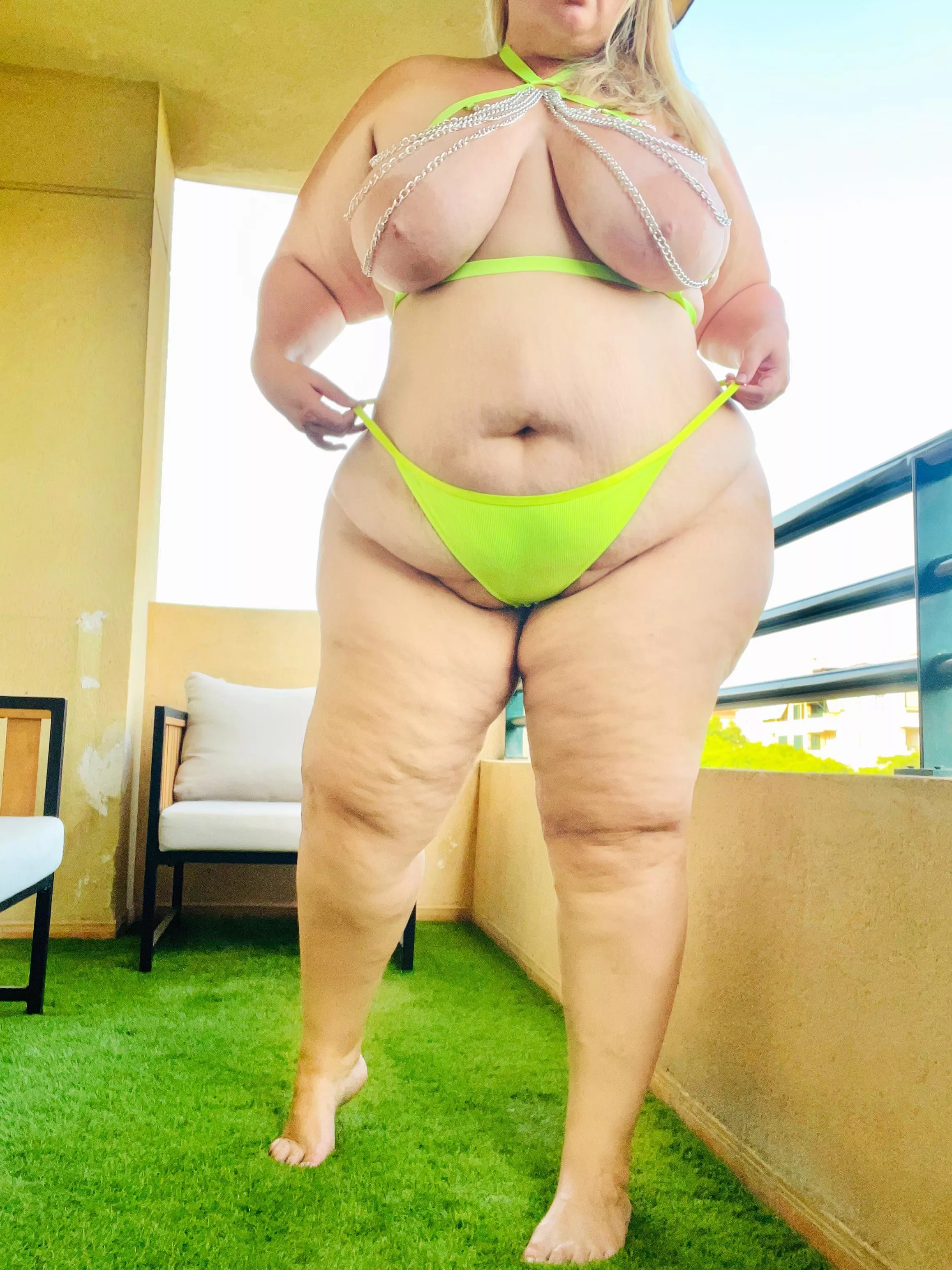 I love the way this grazing my nipples and makes them so hard