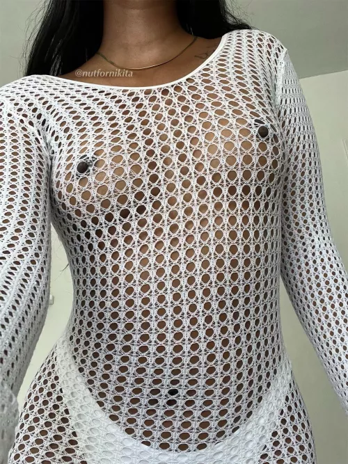 Should the fishnet top stay on or off during sex 🤔