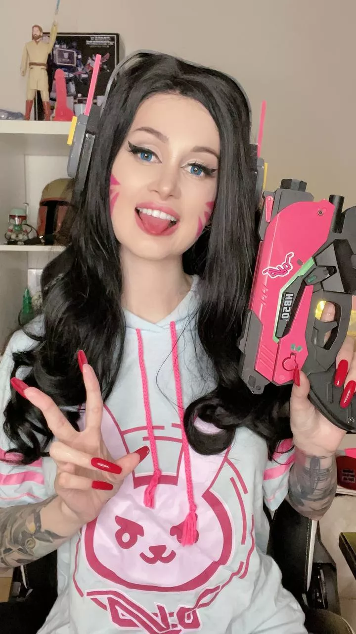 Your nerdy girl nextdoor)