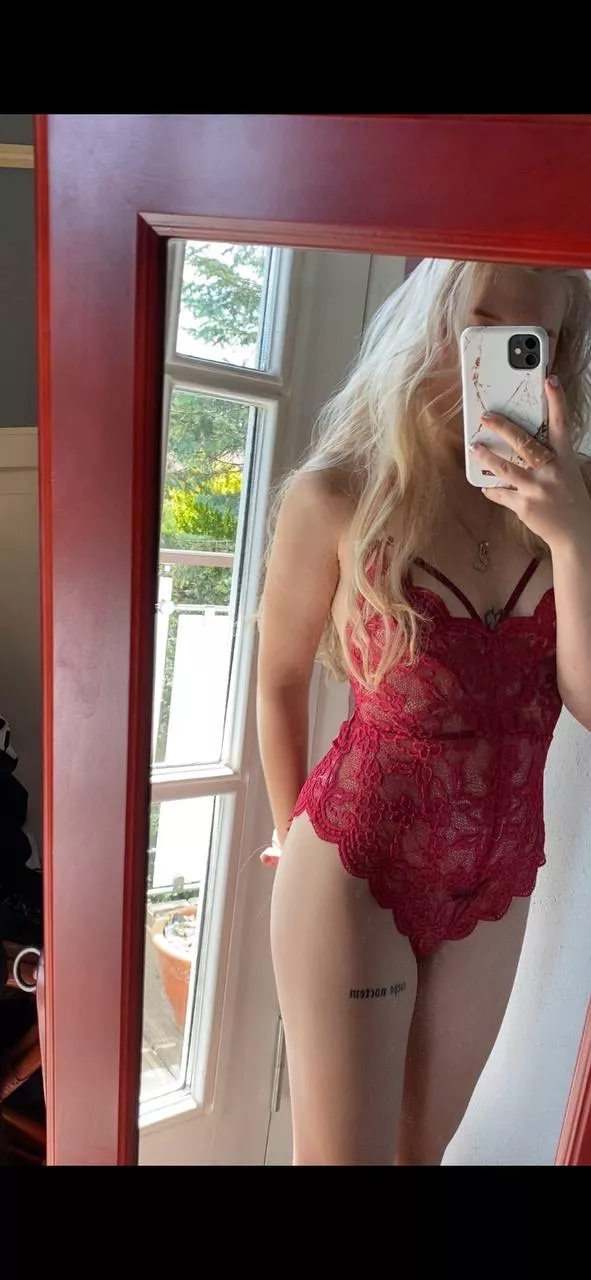 would u kiss a fresh 18 y old Swedish blondie