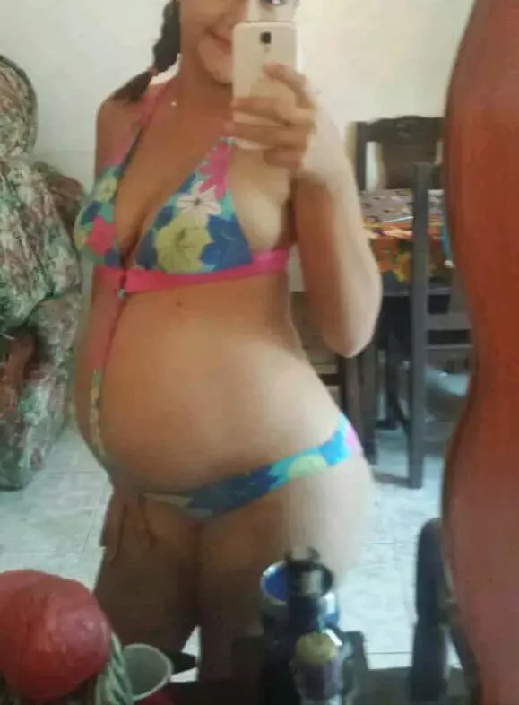 Beach day to get hotter with toys and my tight pussy 😈