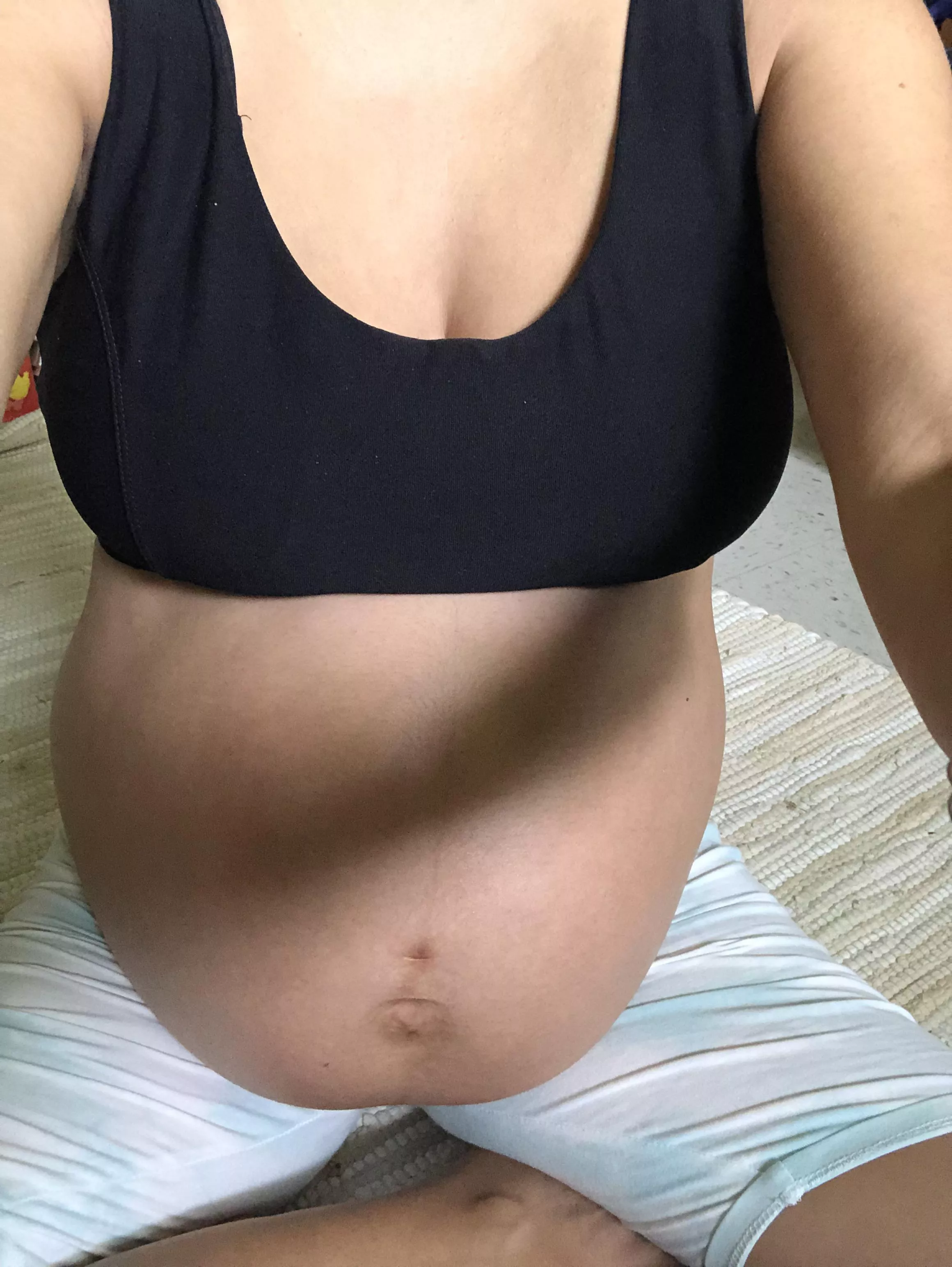 Post workout 💦 next up shower time! Checkout my bio 🚿 💋