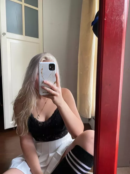 would u kiss a fresh 18 y old Swedish blondie