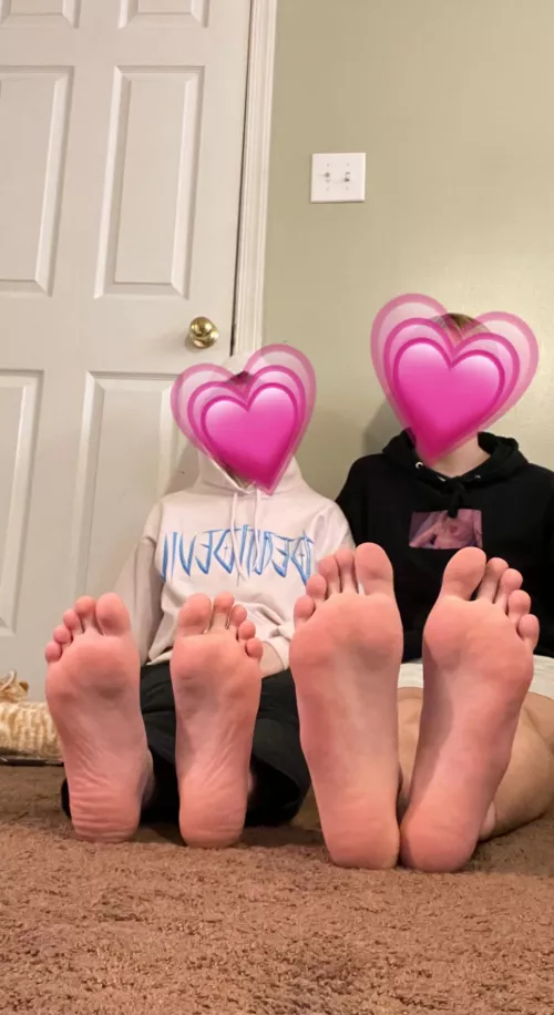 a perfect friendship 👣