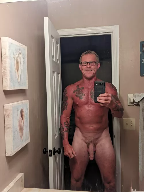 49 daddy looking for a gym partner. 🔥😁