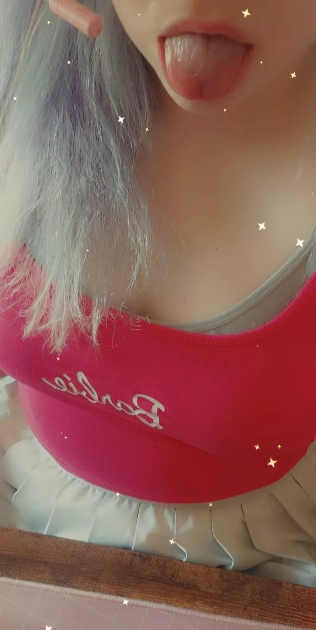 This mouth can do alot of things, but it's mainly degrading subs 😂😈🐷. (Femdom)