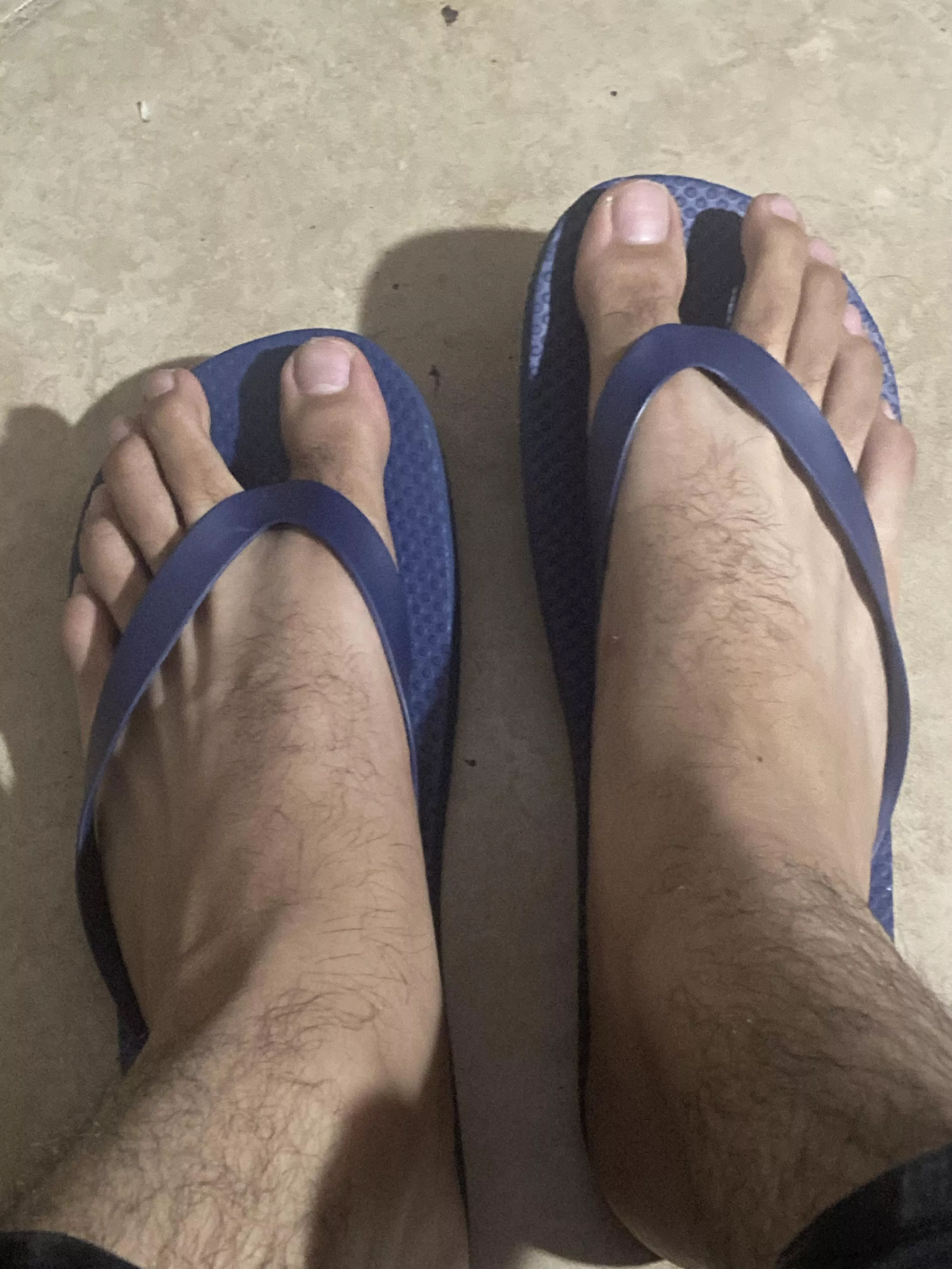 Foot thongs for the win