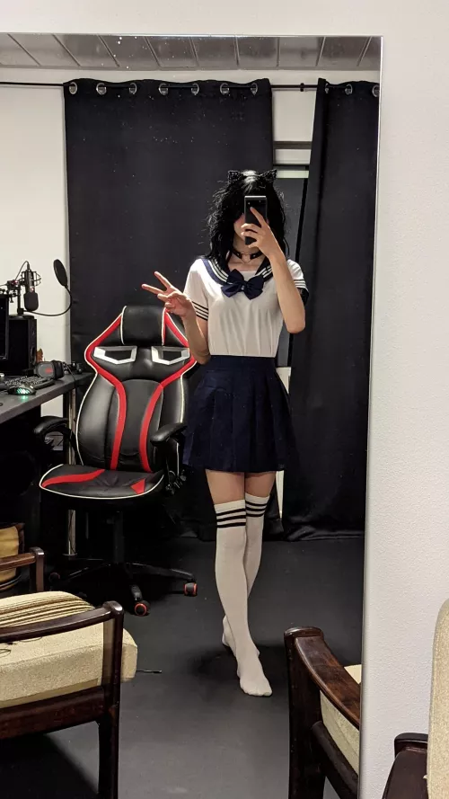 should i wear this on the last day of school?