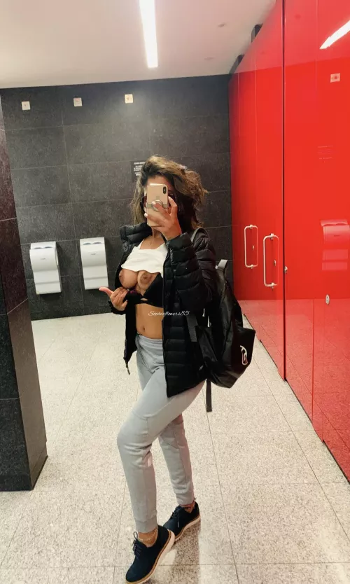 What would u do if u see me flash in public like this?