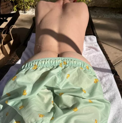 Put sunscreen on 💦