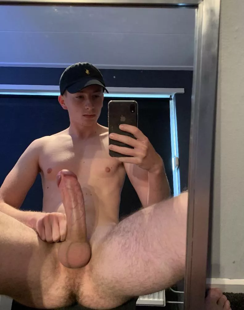 Come take a sit! 🍆💦