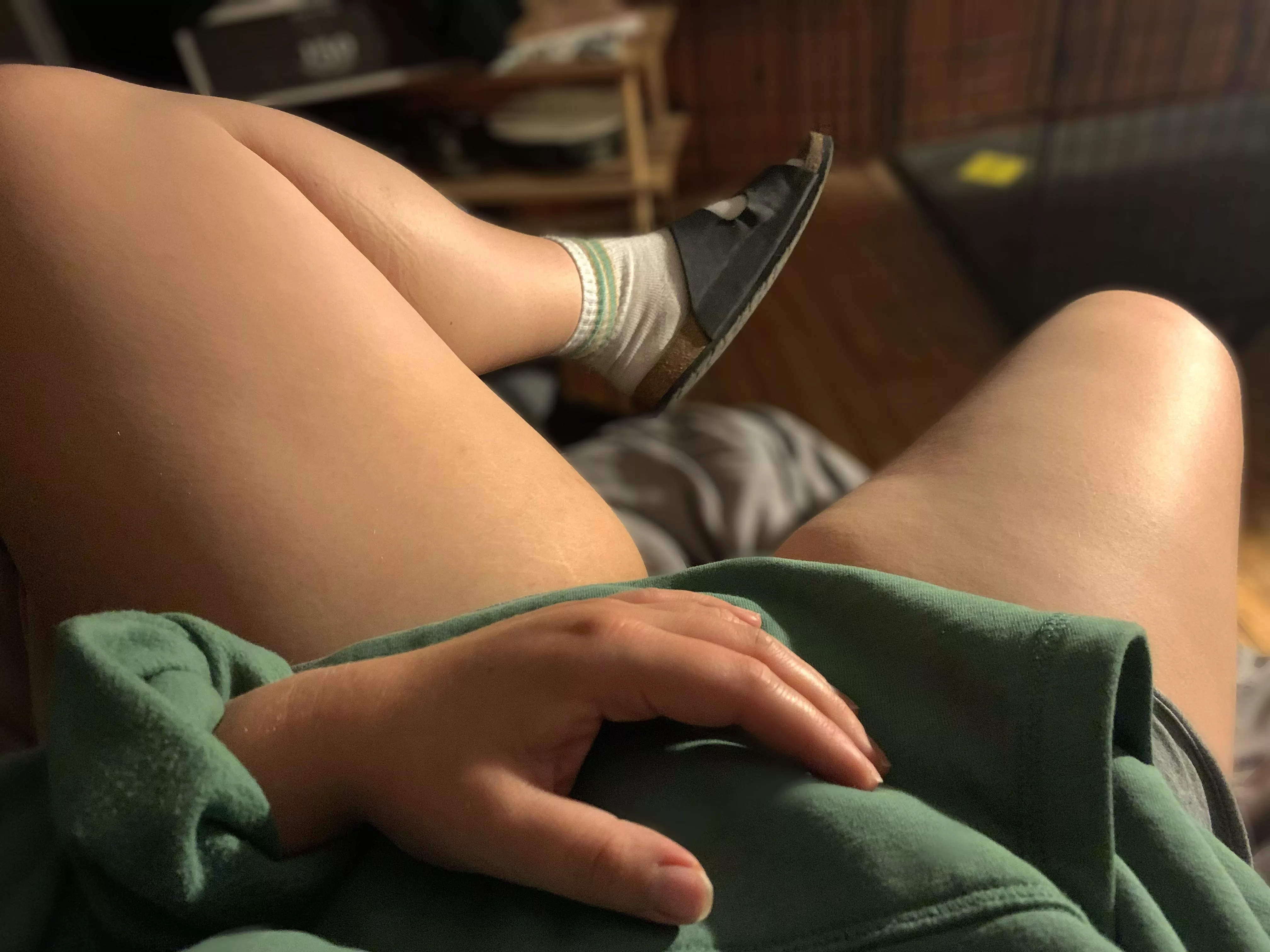 Do you wanna netflix and chill between these thick thighs?😈