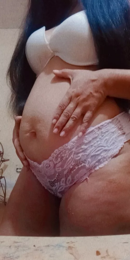 hello daddy you want to help me with my baby and pamper me 😈