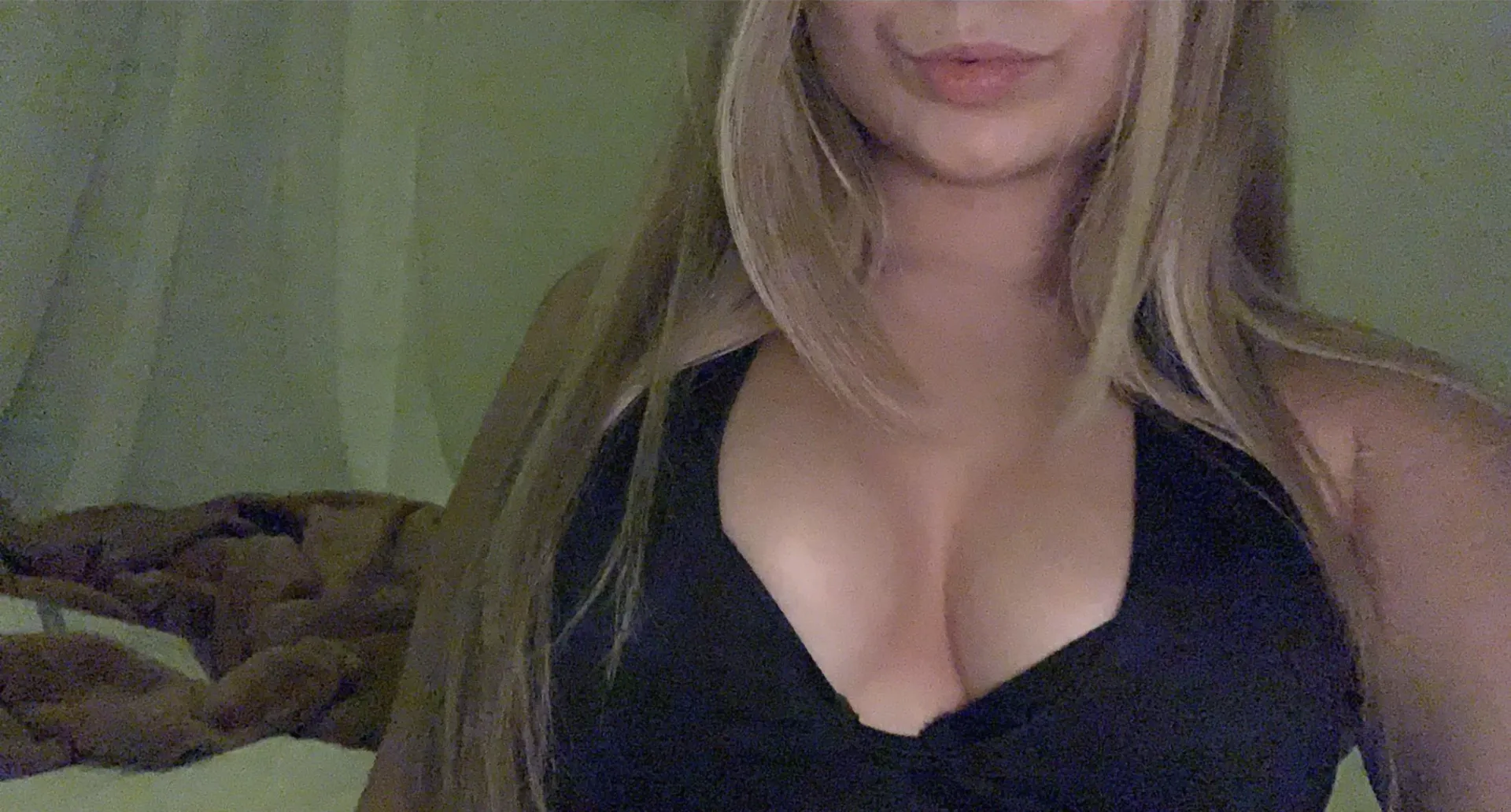 I keep telling my bf how good a BBC would look between my tits 🥵