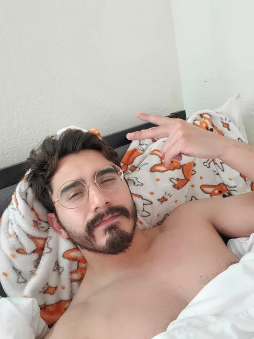 I need to stop staying up all night and gaming. 🥴