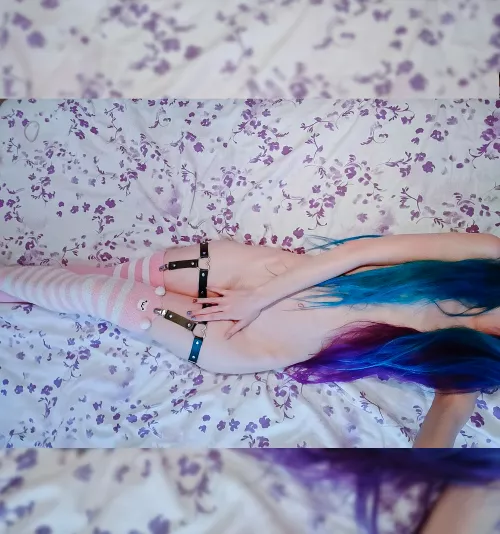 Waiting for someone to come and creampie me... any volunteers?😜😏💦