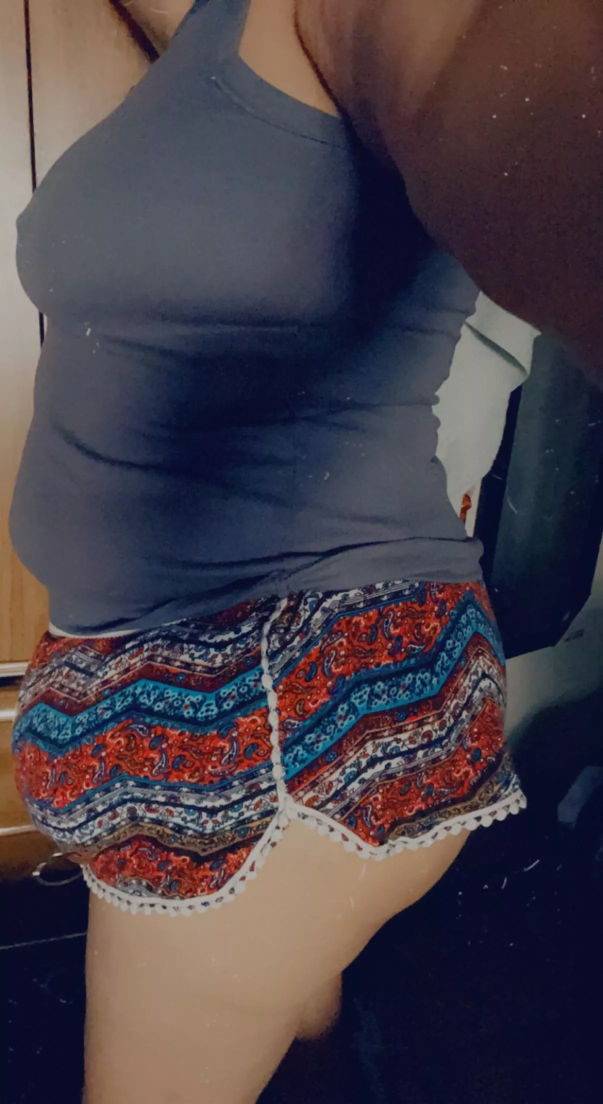 The audacity of my young neighbor thinking that because I went out like this to move my car for street sweeper I wanted my ass grabbed …, no sir I also expect you to come back to my place so we can have a play date 😈