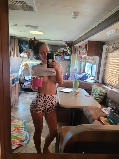 good morning my fav lil sluts ;) (f)