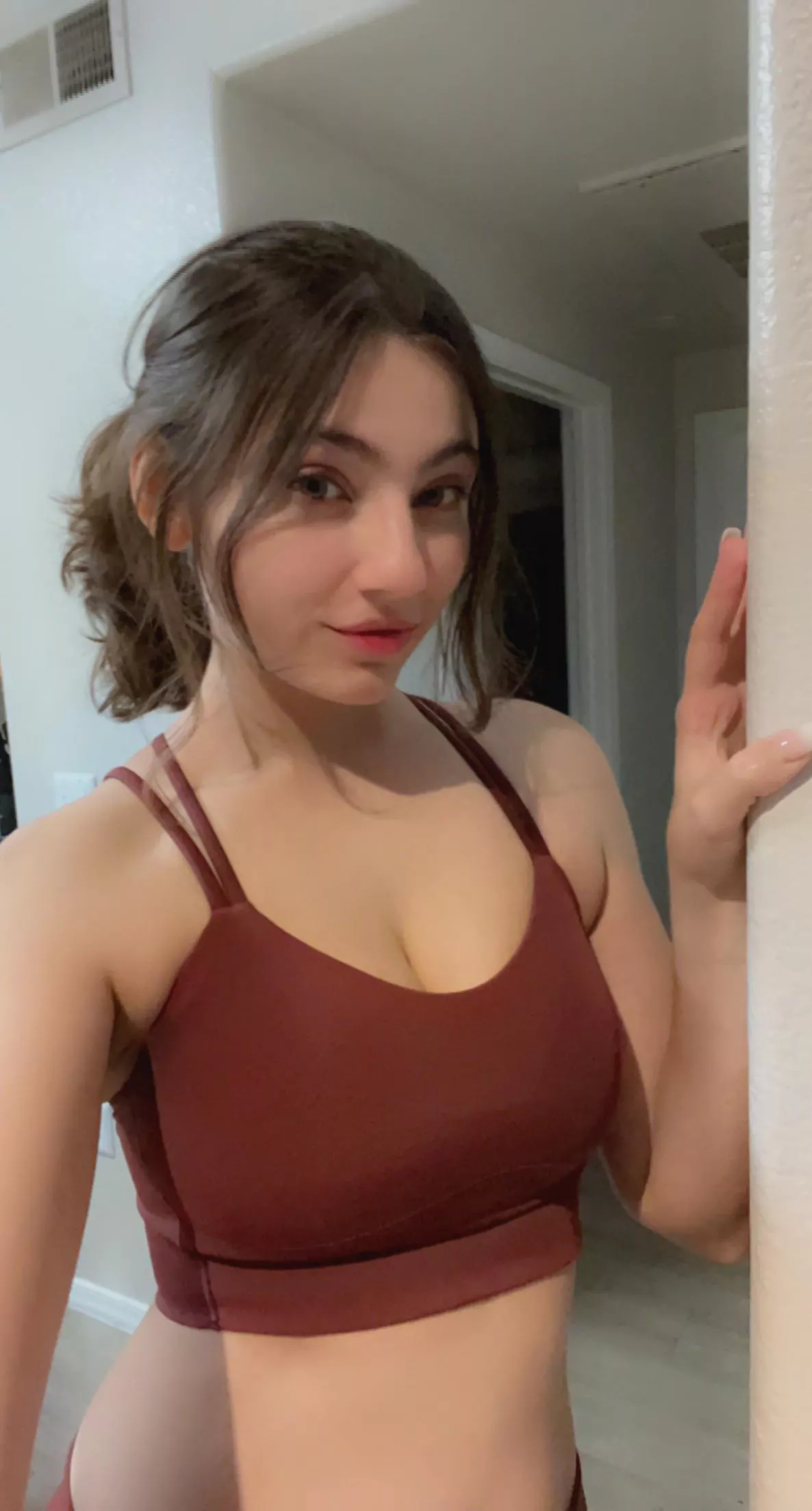 Good morning sleepy-head ☺️ (F20)