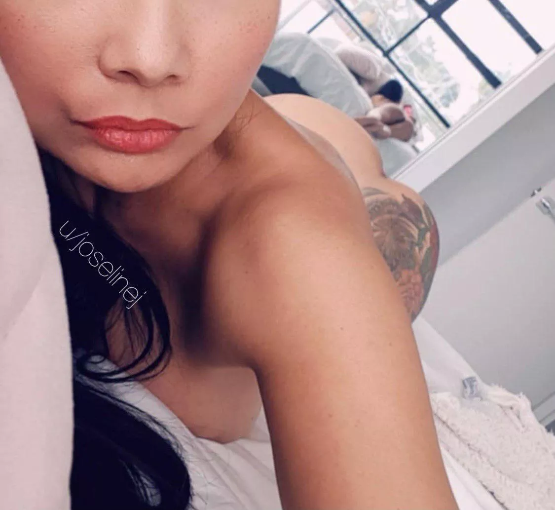 Look I have two butts 🍑🍑