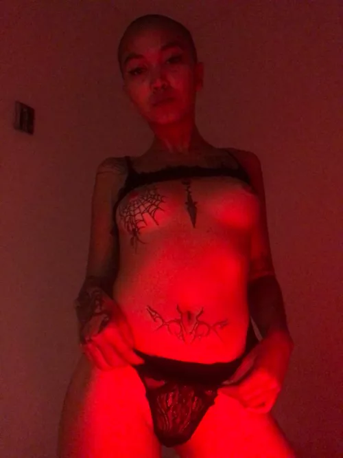 Would you cum inside me or on me? ♥️