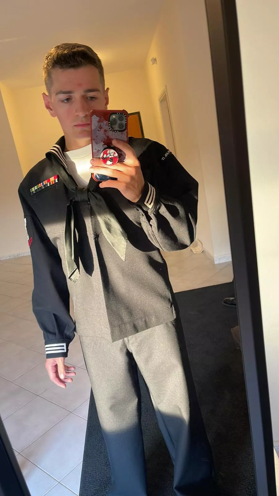 Any hot marine want to have some fun 😏