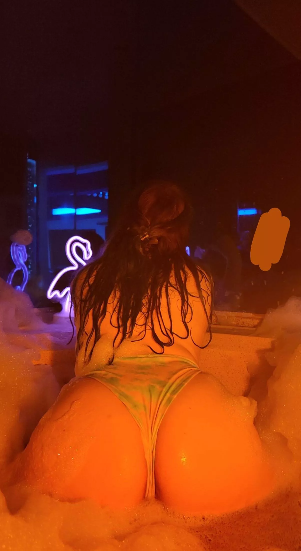 If swimsuits don’t belong in the bathtub, you’ll have to take it off me 😜