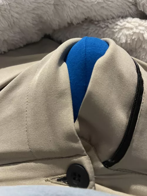 So horny right now I can’t keep my pants zipped