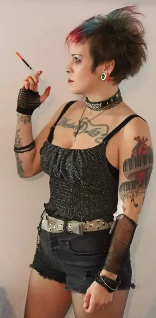 Short haired tatted alt girl Short haired tatted alt girl