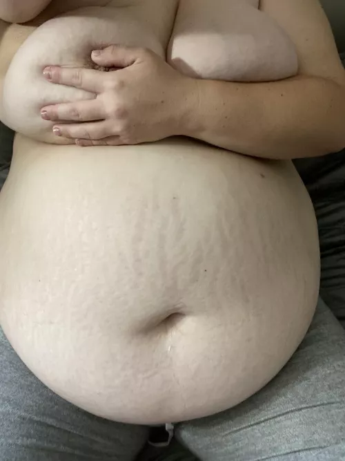 I got hot after cleaning 🧽 Now I’m hungry 😩😩