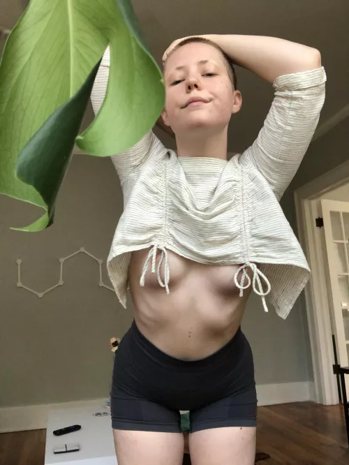 my shirt is too small!!! oh no, what am I going to dooooooo ( ͡° ͜ʖ ͡°)