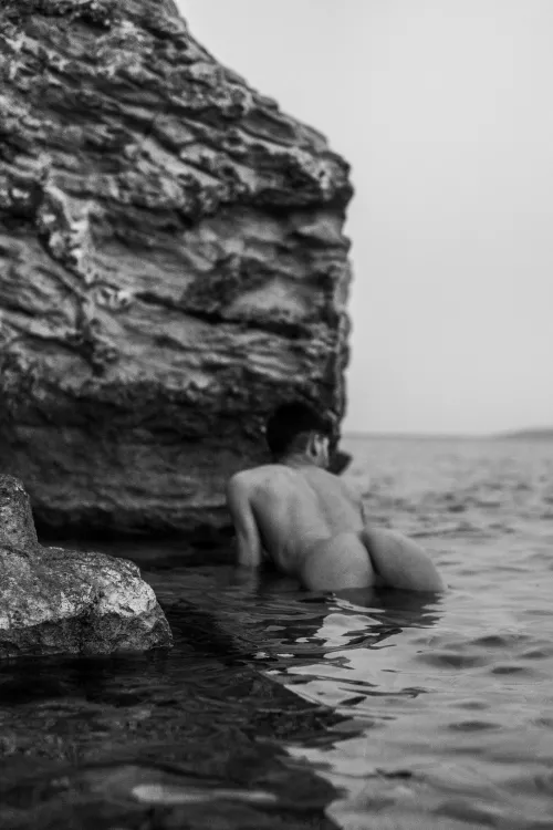 Fall in love with swimming and sunbathing nude