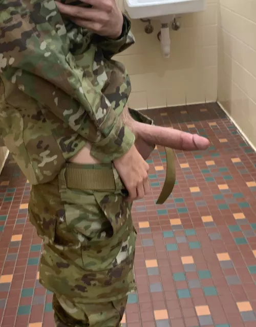 Just a horny army boy.. 😏